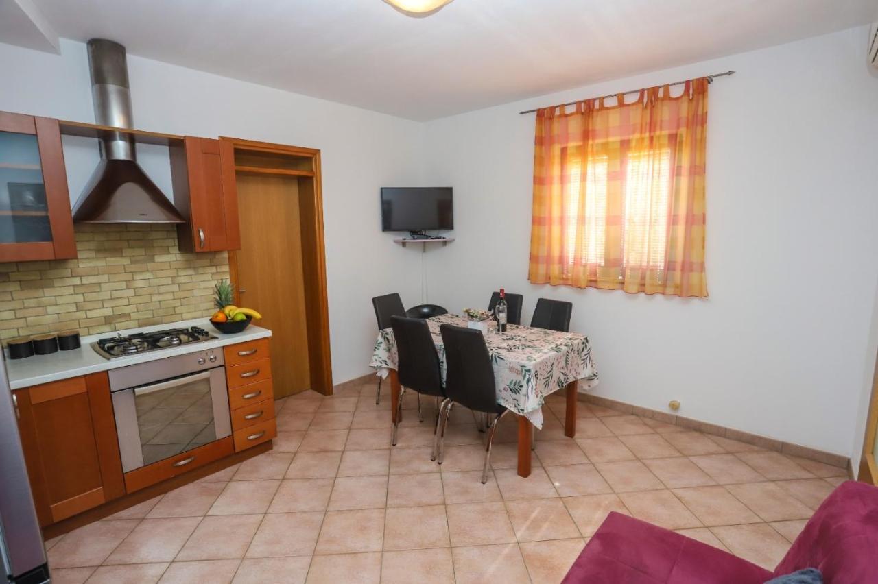 Apartment Nina With Private Pool Nova Vas  Eksteriør bilde