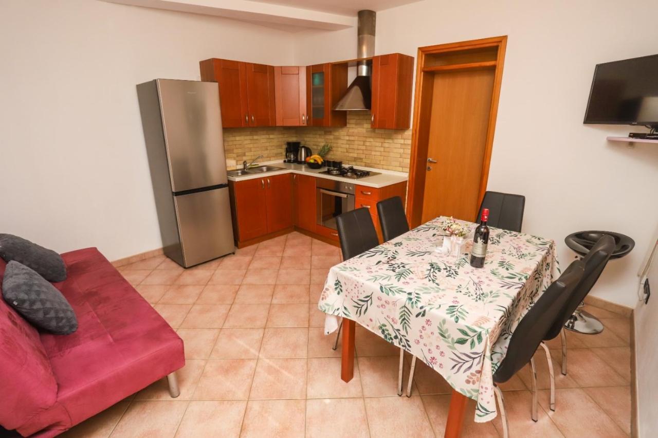 Apartment Nina With Private Pool Nova Vas  Eksteriør bilde