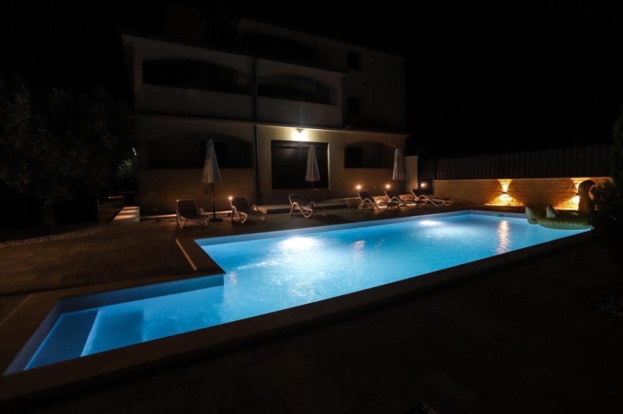 Apartment Nina With Private Pool Nova Vas  Eksteriør bilde