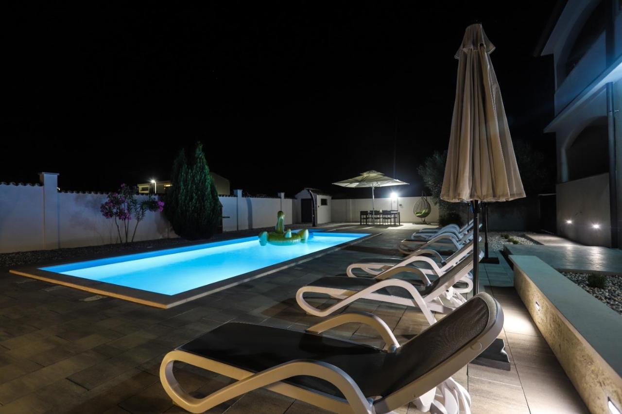 Apartment Nina With Private Pool Nova Vas  Eksteriør bilde
