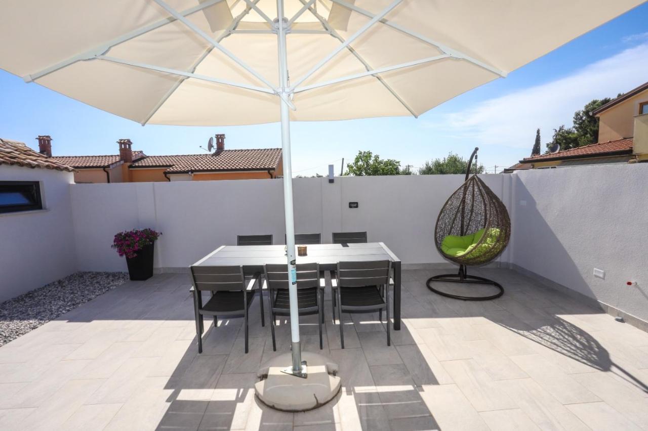 Apartment Nina With Private Pool Nova Vas  Eksteriør bilde